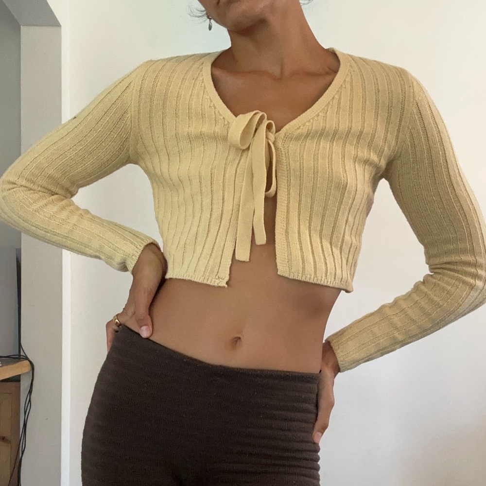 Chic Beige Ribbed Crop Cardigan